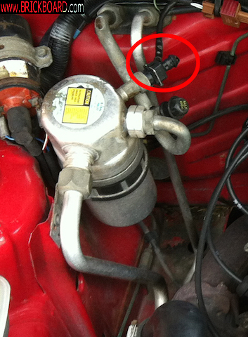 Volvo 900 -- AC pressure switch connector