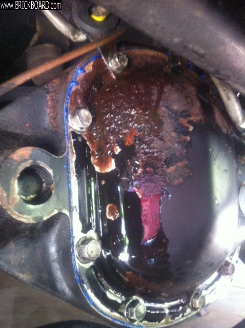 Volvo 200 -- Leaking rear differential - 1