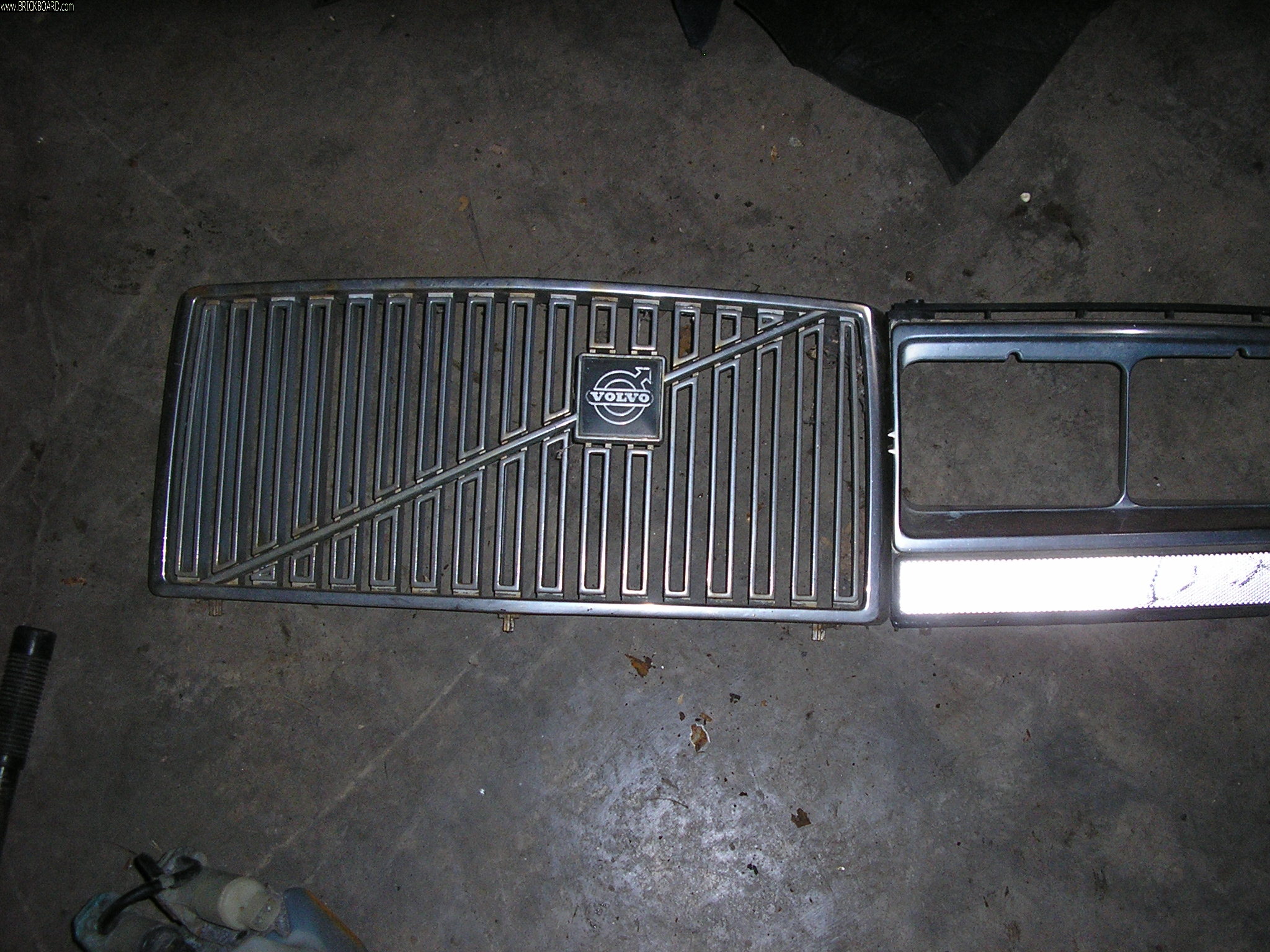 Volvo 200 -- really a grill for an '84 240