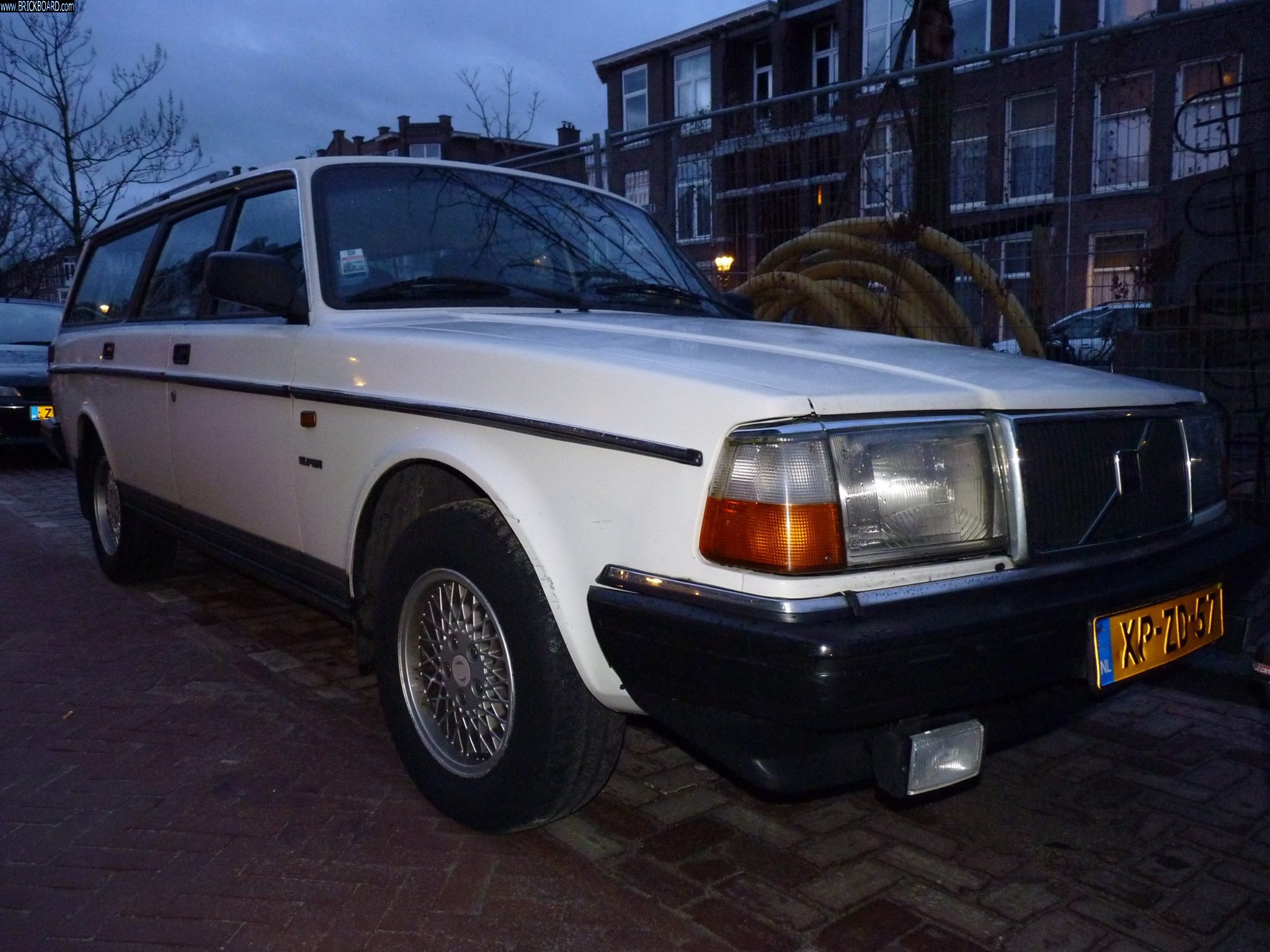Volvo -- 1992-93 Volvo 240 Polar Estate