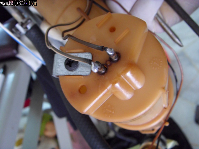 Volvo 900 -- Fuel sender unit 1