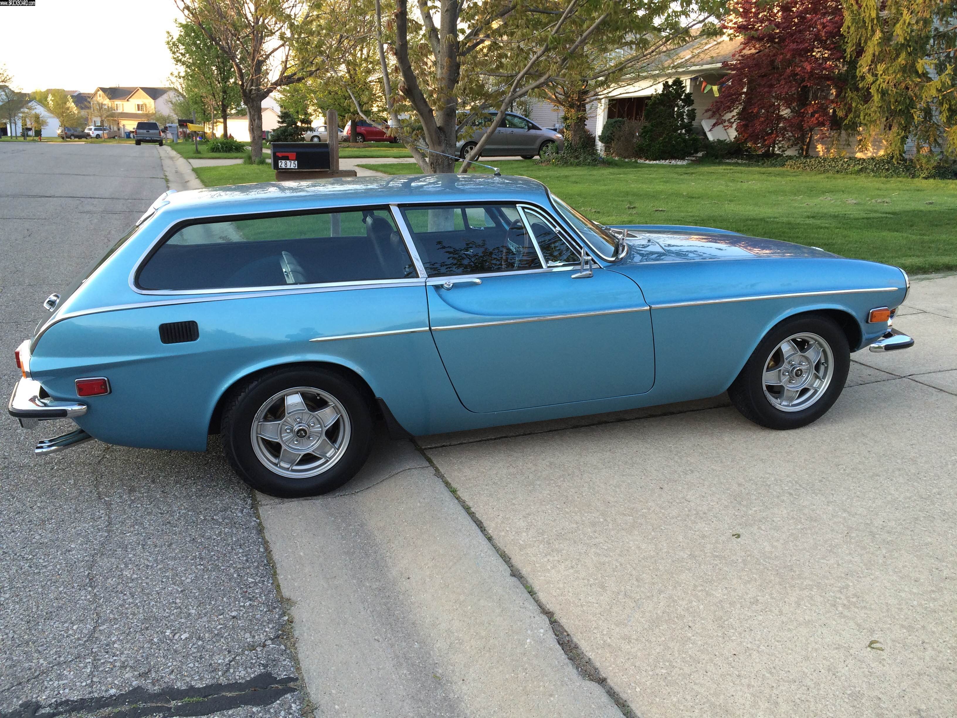Volvo 1800 -- 1800ES arriving at its new home