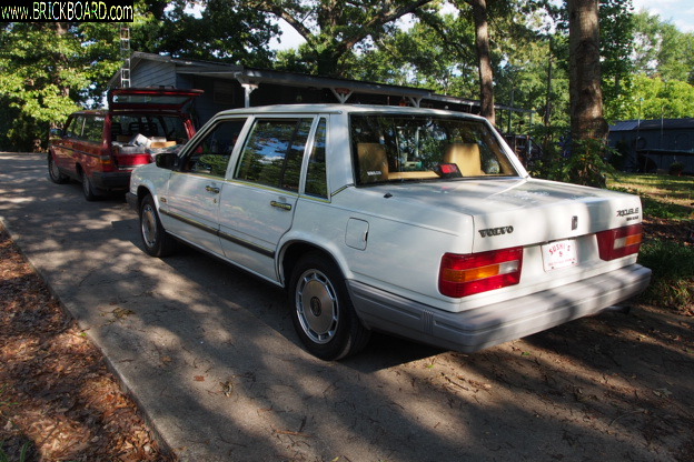 Volvo 700 -- New '90 740 GLE (2nd pix)