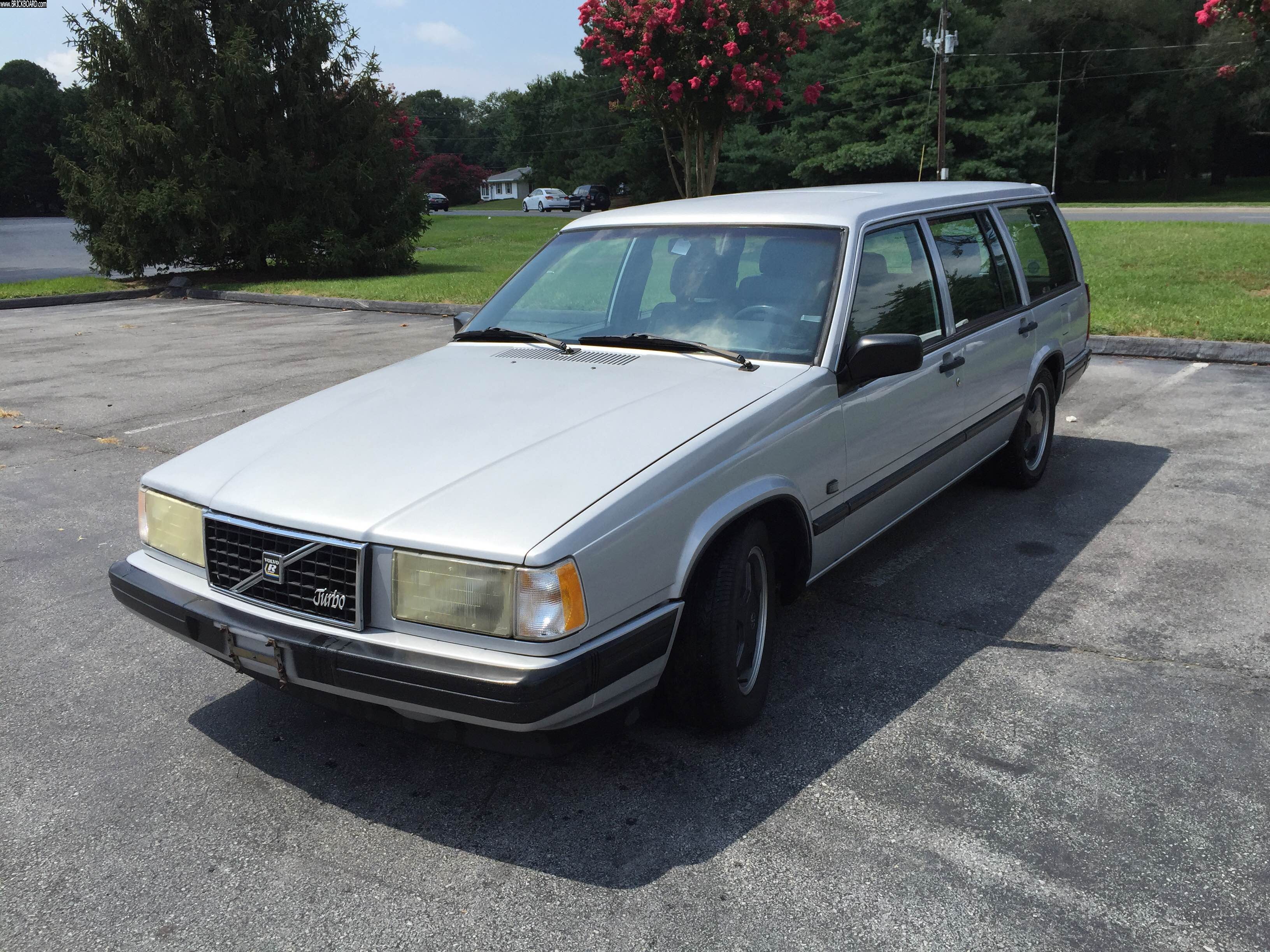 Volvo 700 -- 1991 740 Turbo Wagon