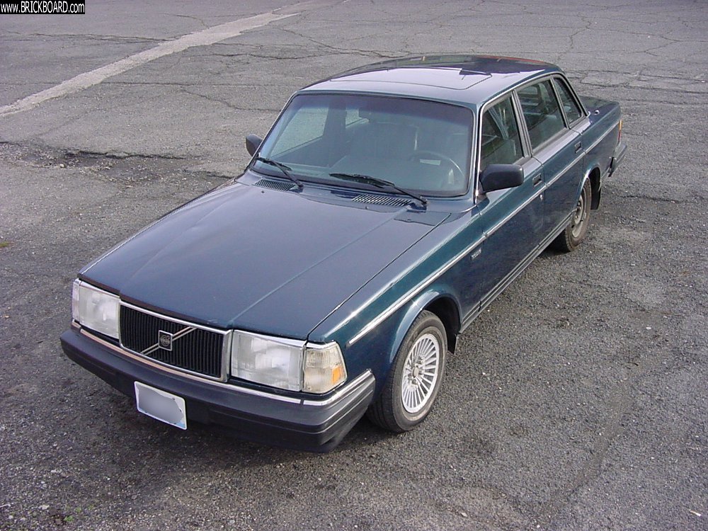 Volvo -- 1992 Volvo 240 GL in Slumkane the Hellhole, WA-state.