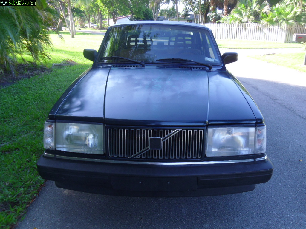 Volvo 200 -- VOLVO