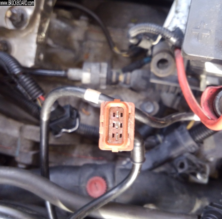 Volvo S40-V40 -- Knock sensor connector