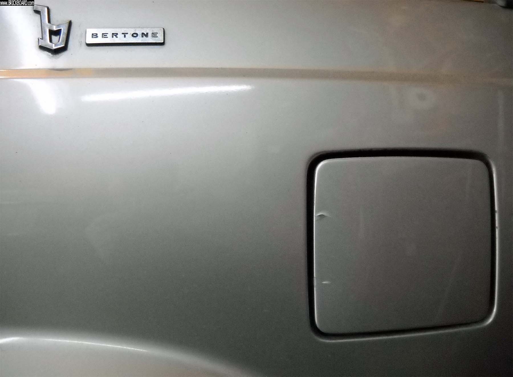 Volvo 700 -- 1989 VOLVO 780 T FUEL FLAP